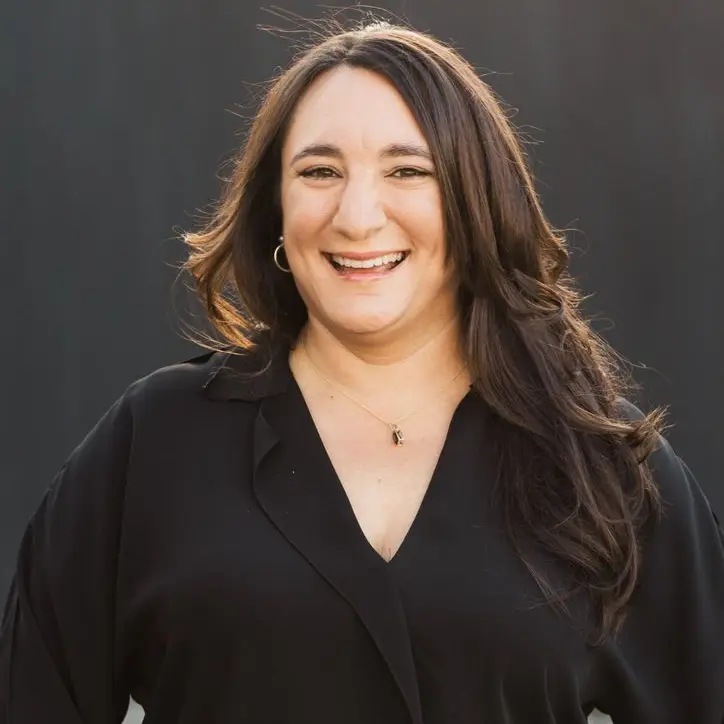 Elise Naccarato Elise Naccarato